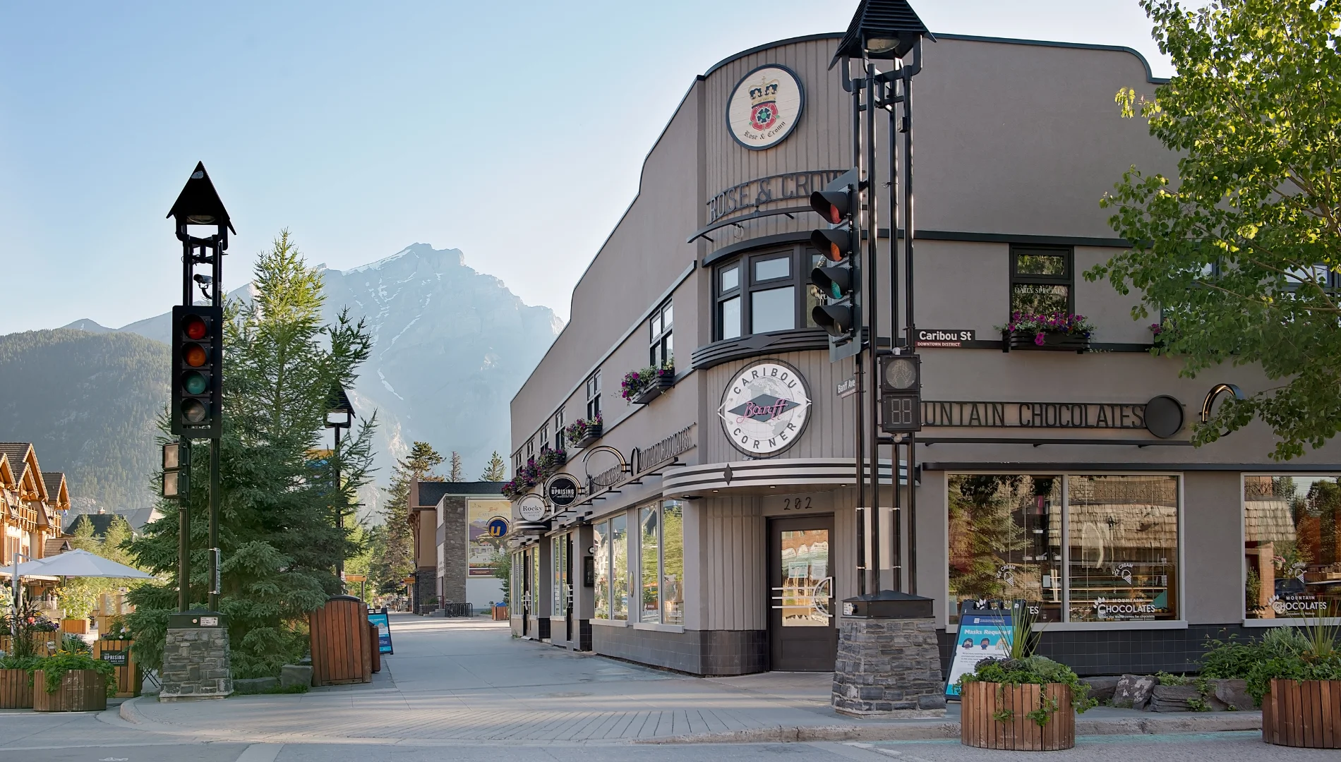 Construction in Banff - Caribou Corner - Ashton Construction Services Blog - Feature